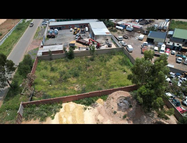 1,000M² INDUSTRIAL YARD TO LET IN ALRODE SOUTH